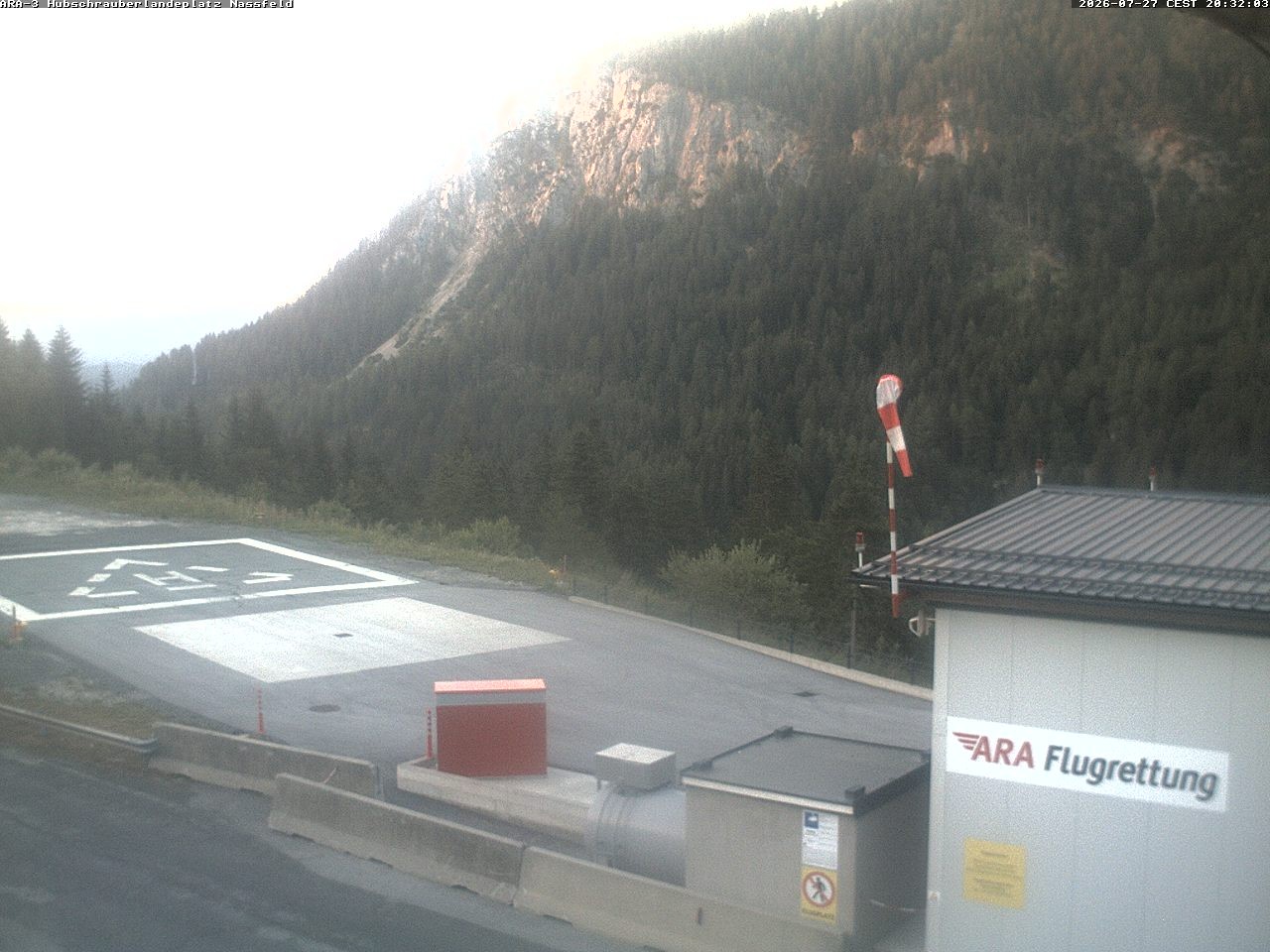 Archiv Foto Webcam Hubschrauberlandeplatz Nassfeld