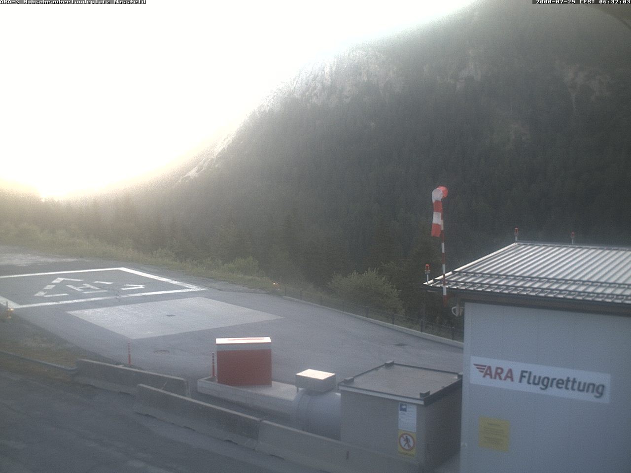 Archiv Foto Webcam Hubschrauberlandeplatz Nassfeld