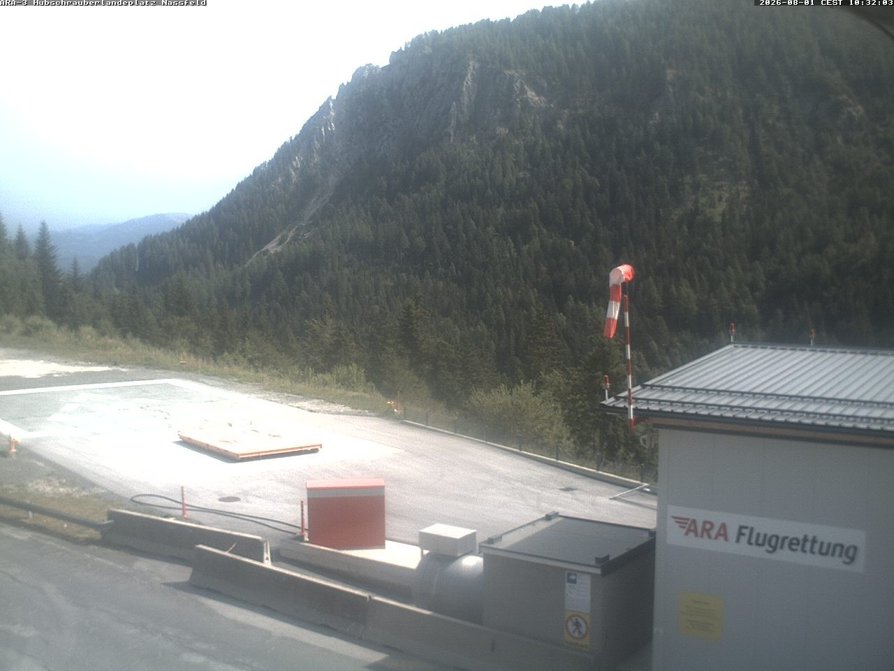 Archiv Foto Webcam Hubschrauberlandeplatz Nassfeld