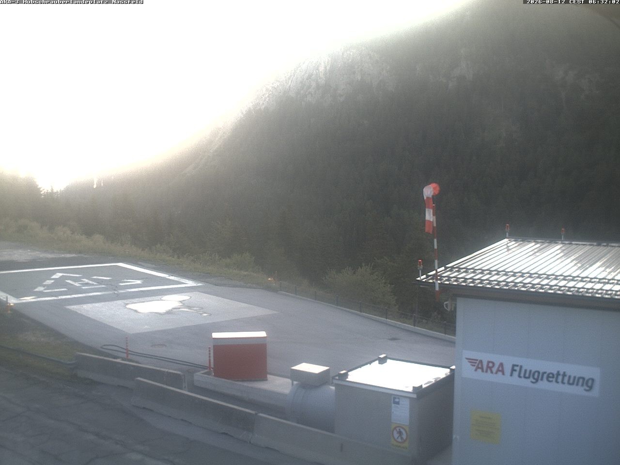 Archiv Foto Webcam Hubschrauberlandeplatz Nassfeld
