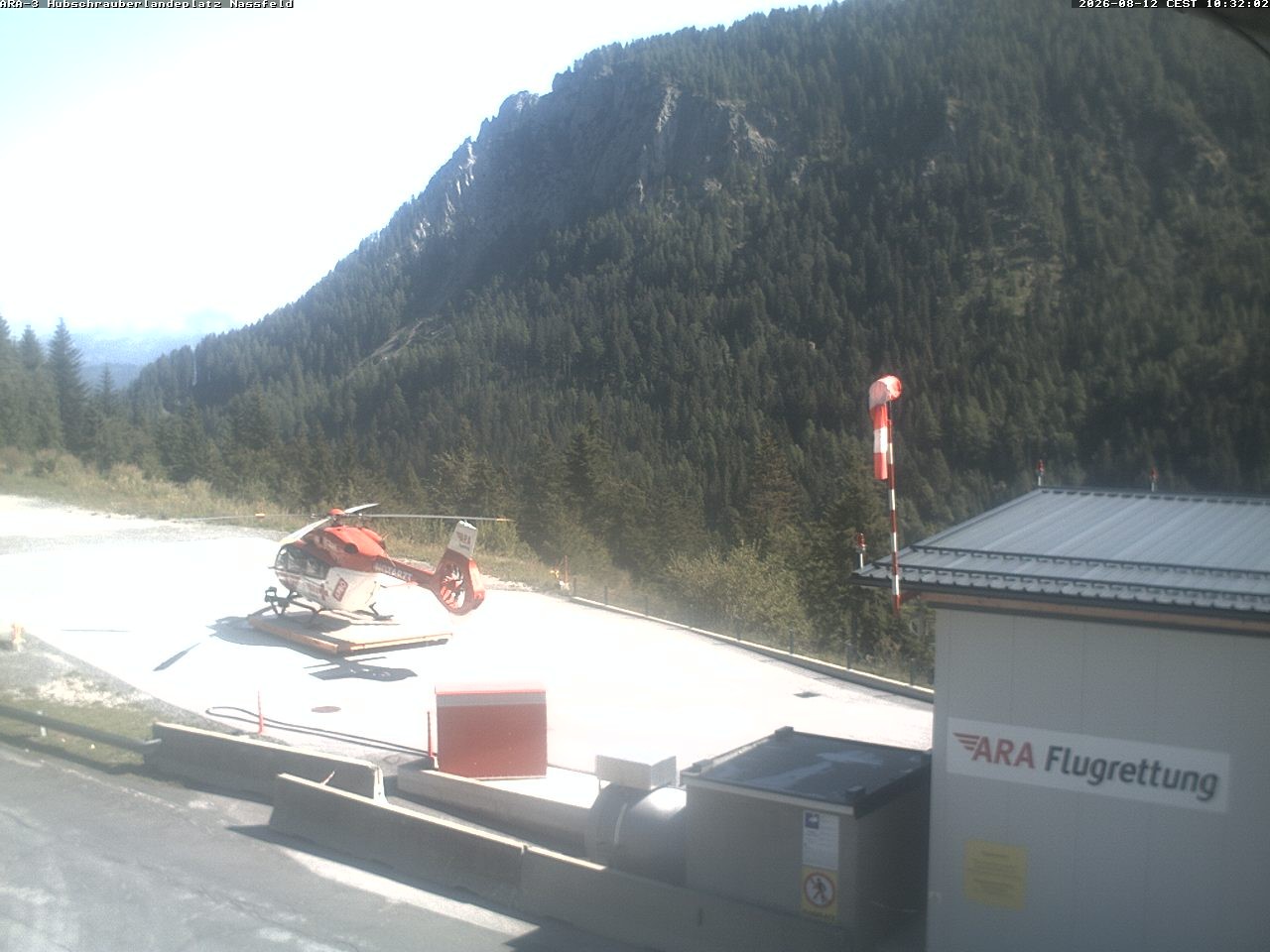Archiv Foto Webcam Hubschrauberlandeplatz Nassfeld