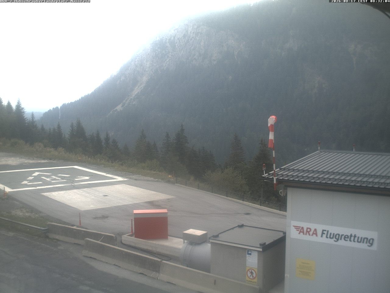 Archiv Foto Webcam Hubschrauberlandeplatz Nassfeld