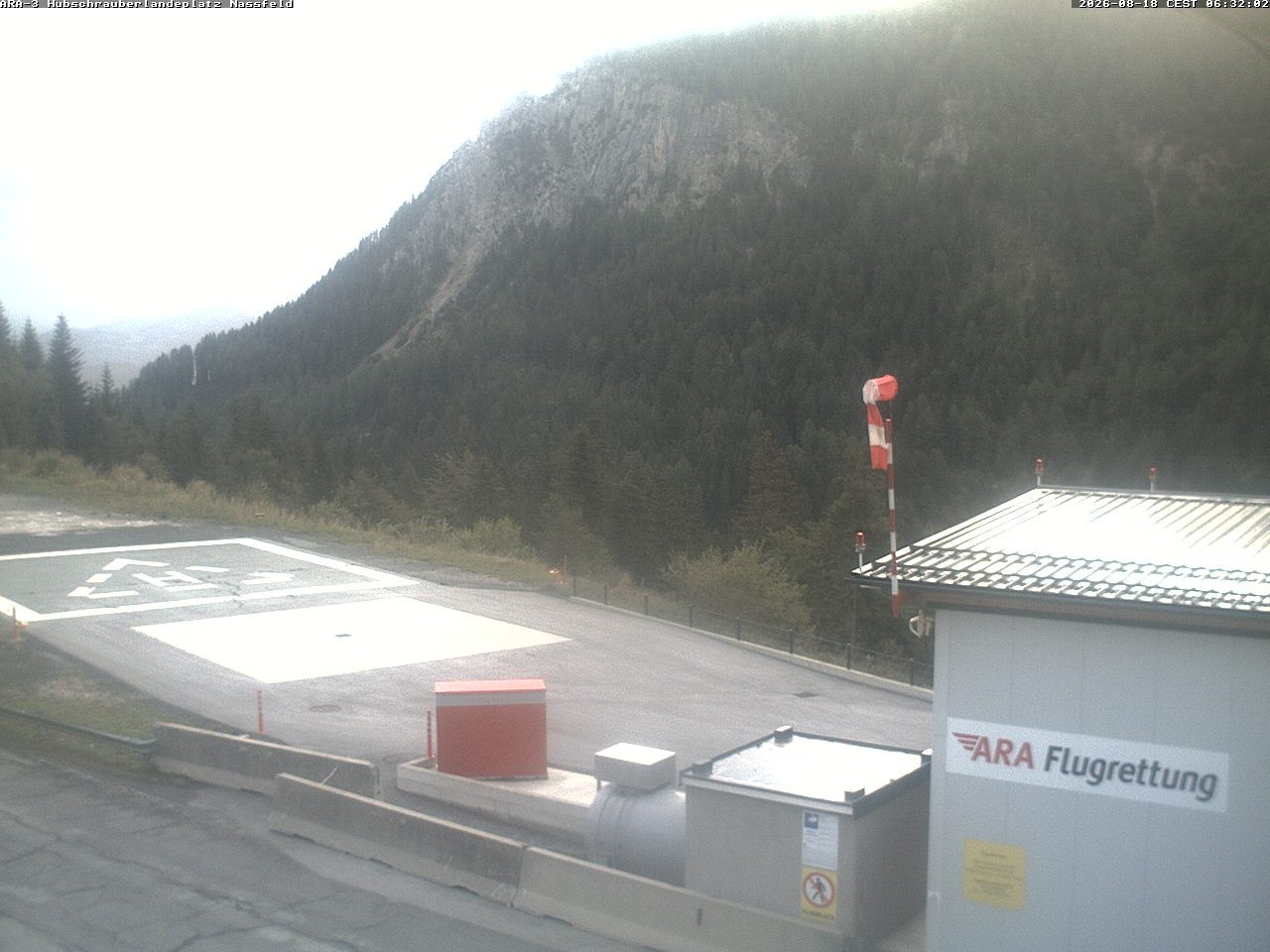 Archiv Foto Webcam Hubschrauberlandeplatz Nassfeld