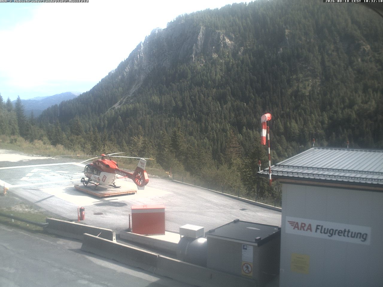 Archiv Foto Webcam Hubschrauberlandeplatz Nassfeld