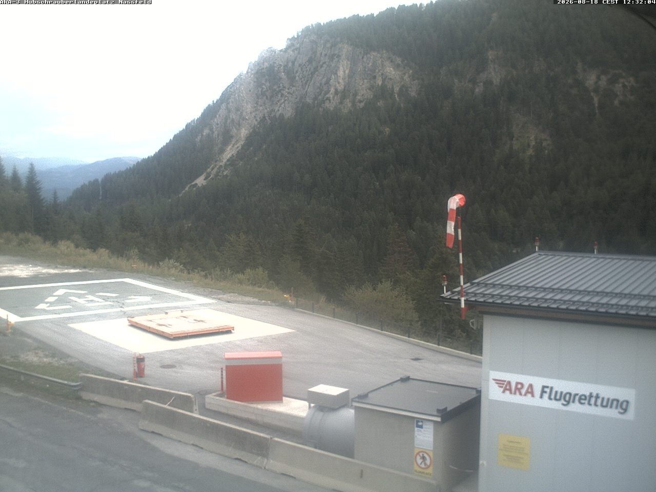 Archiv Foto Webcam Hubschrauberlandeplatz Nassfeld