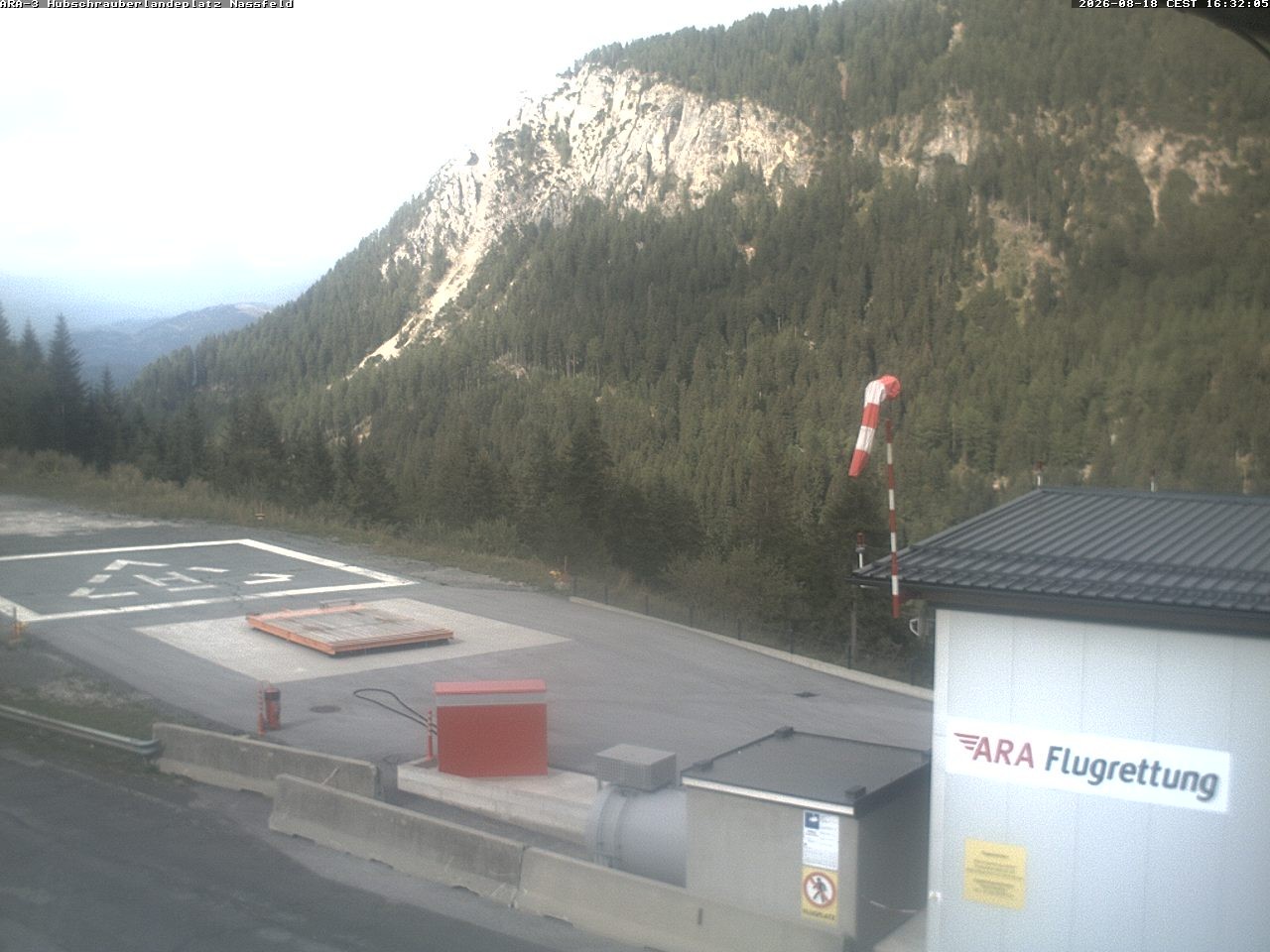 Archiv Foto Webcam Hubschrauberlandeplatz Nassfeld