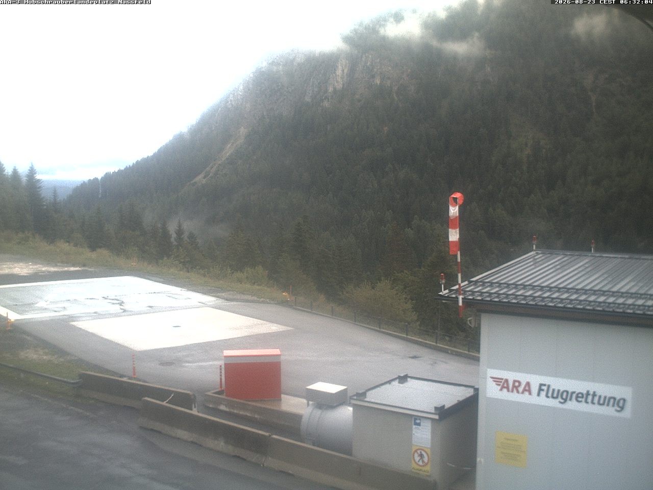Archiv Foto Webcam Hubschrauberlandeplatz Nassfeld