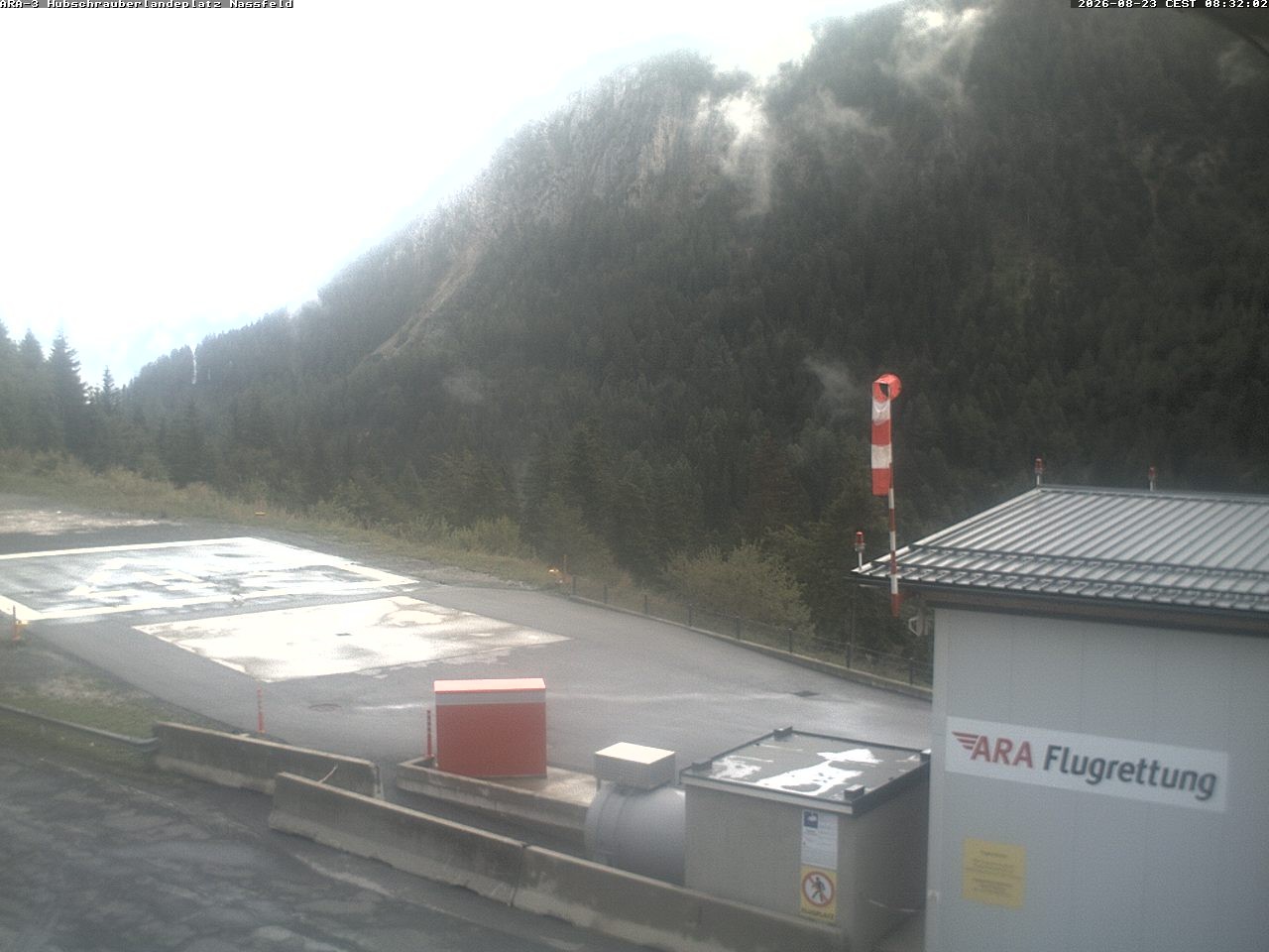 Archiv Foto Webcam Hubschrauberlandeplatz Nassfeld