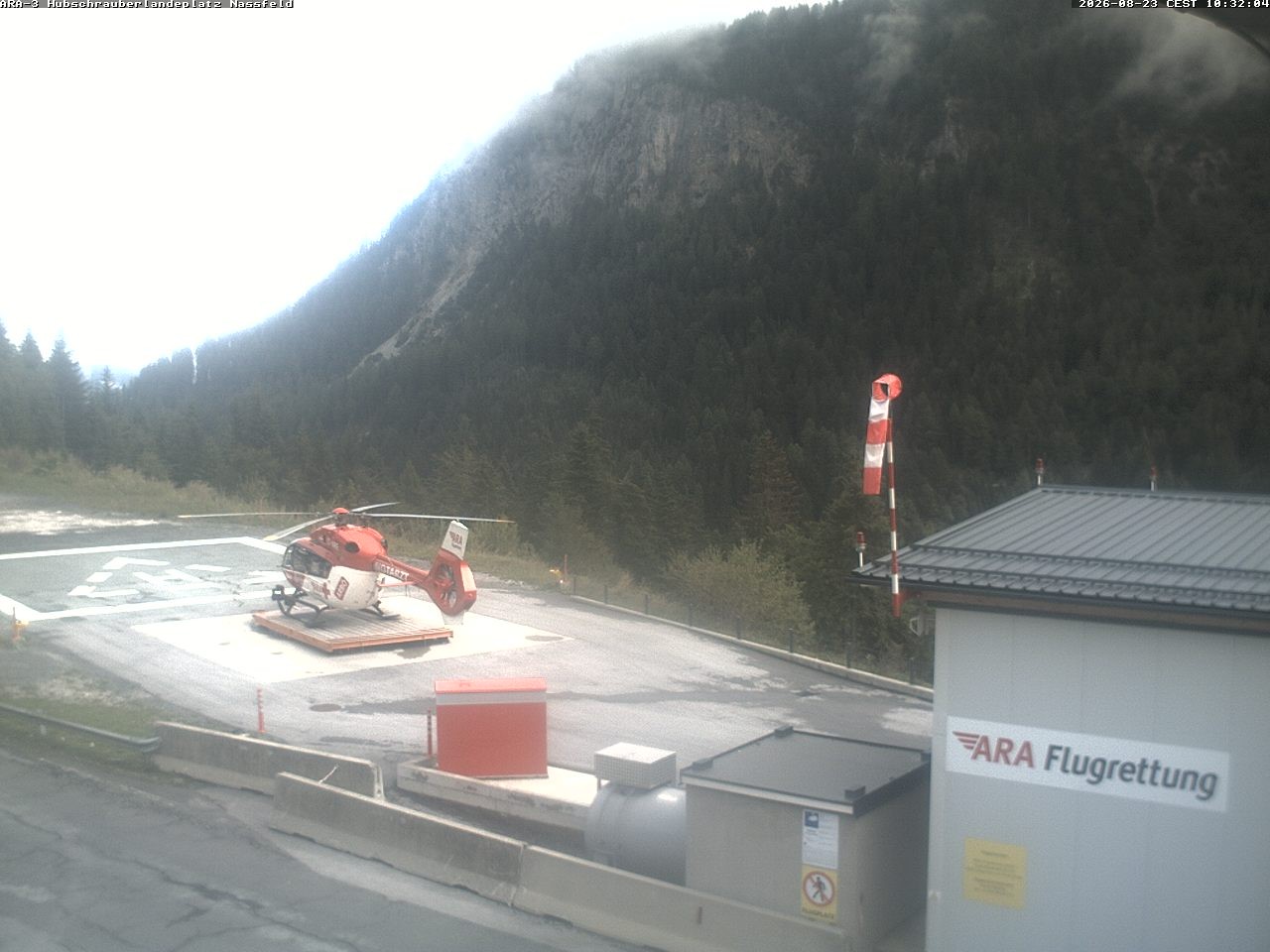 Archiv Foto Webcam Hubschrauberlandeplatz Nassfeld