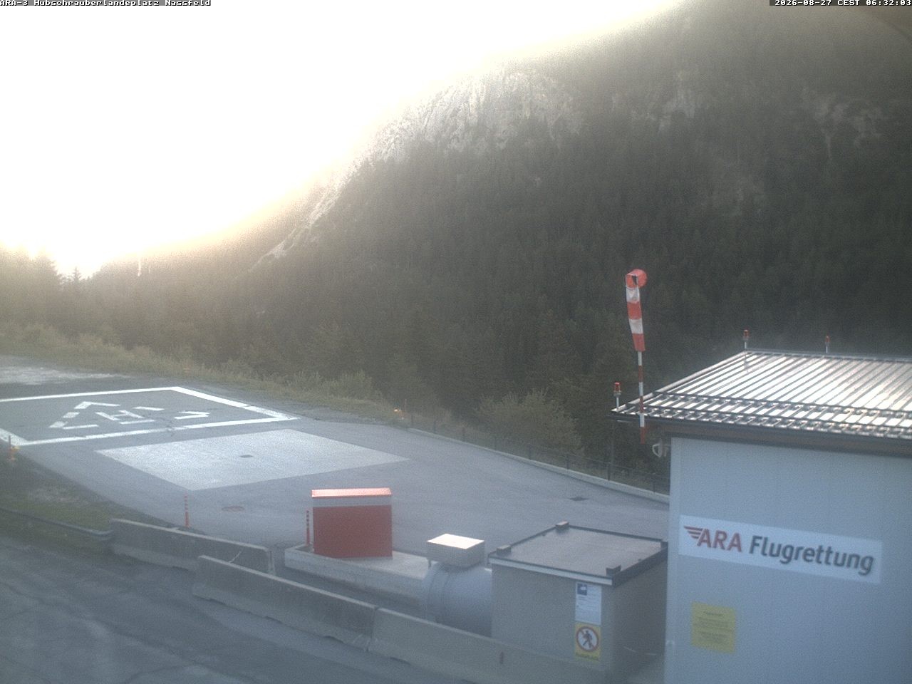 Archiv Foto Webcam Hubschrauberlandeplatz Nassfeld
