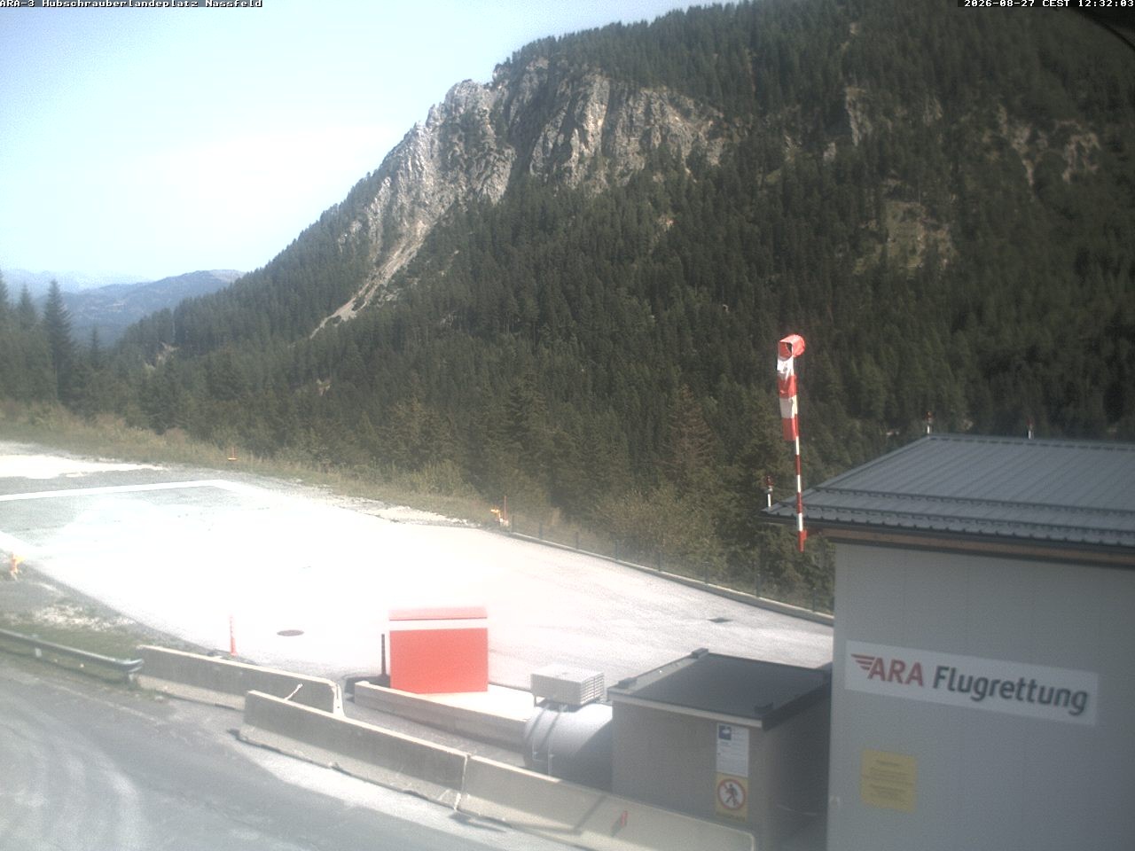 Archiv Foto Webcam Hubschrauberlandeplatz Nassfeld