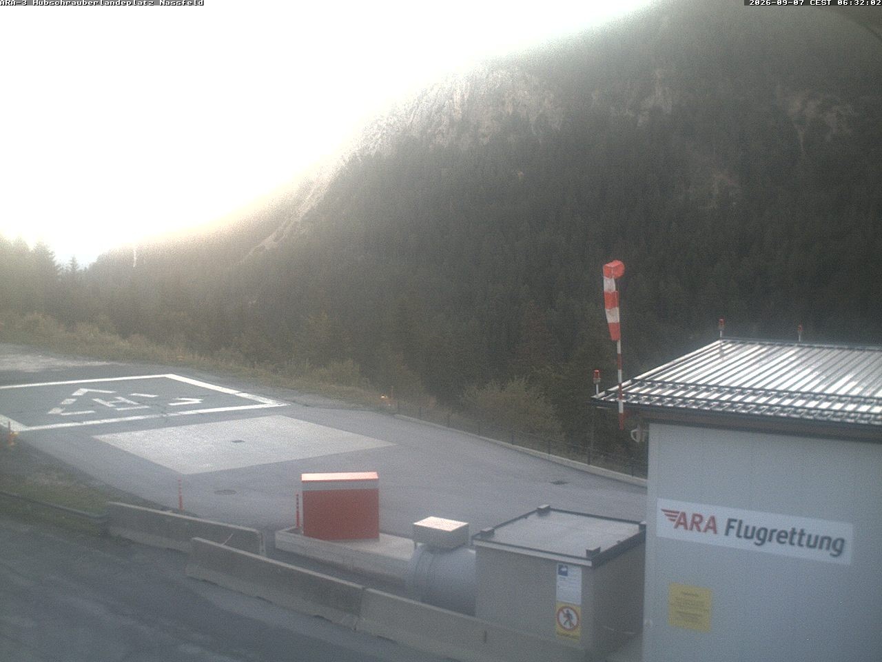 Archiv Foto Webcam Hubschrauberlandeplatz Nassfeld
