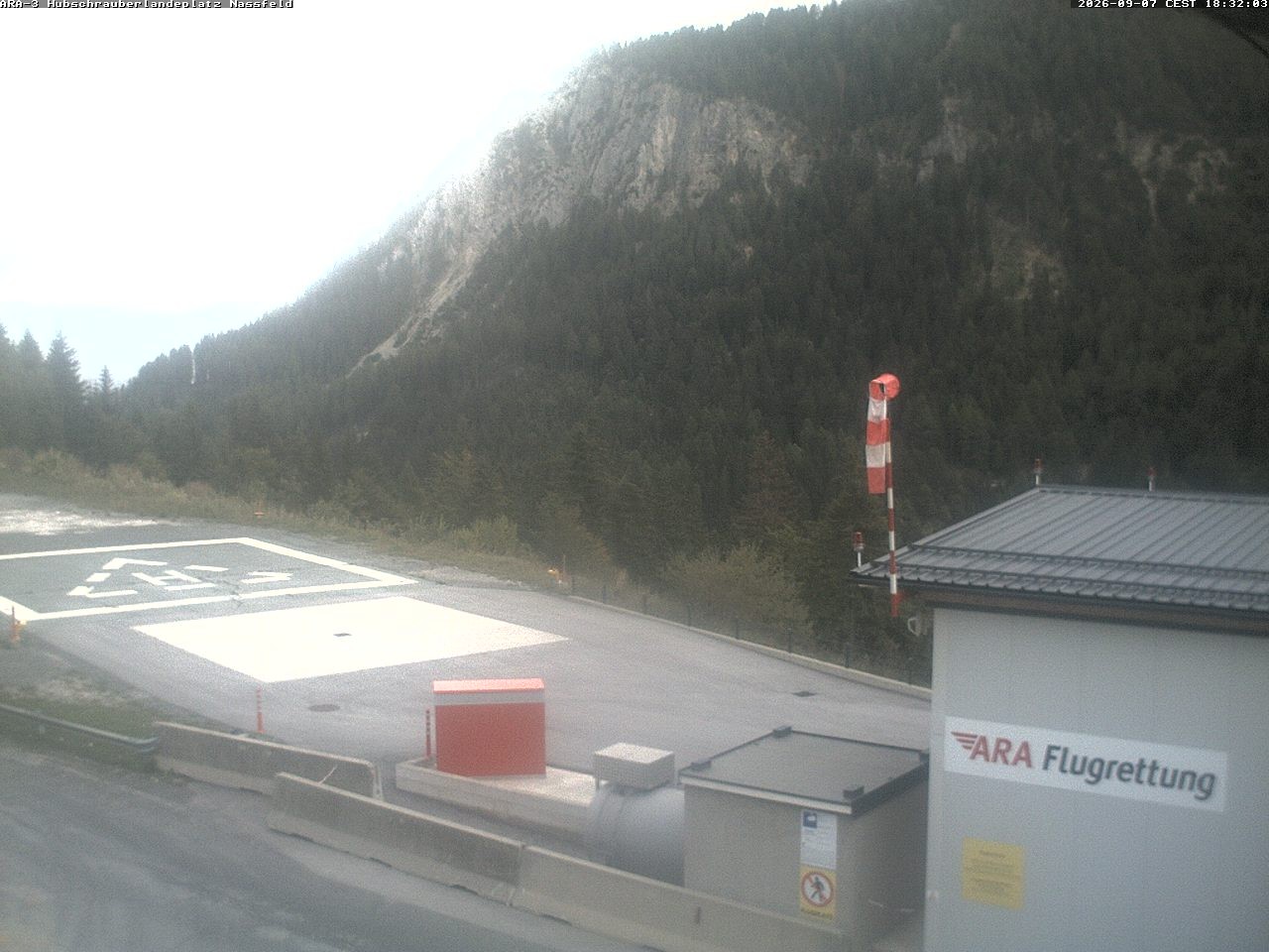 Archiv Foto Webcam Hubschrauberlandeplatz Nassfeld