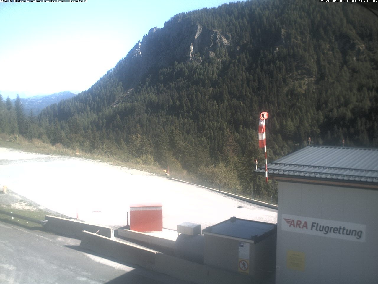 Archiv Foto Webcam Hubschrauberlandeplatz Nassfeld