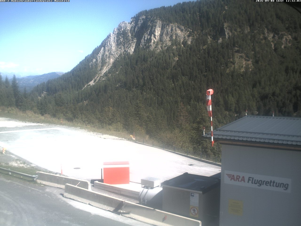 Archiv Foto Webcam Hubschrauberlandeplatz Nassfeld