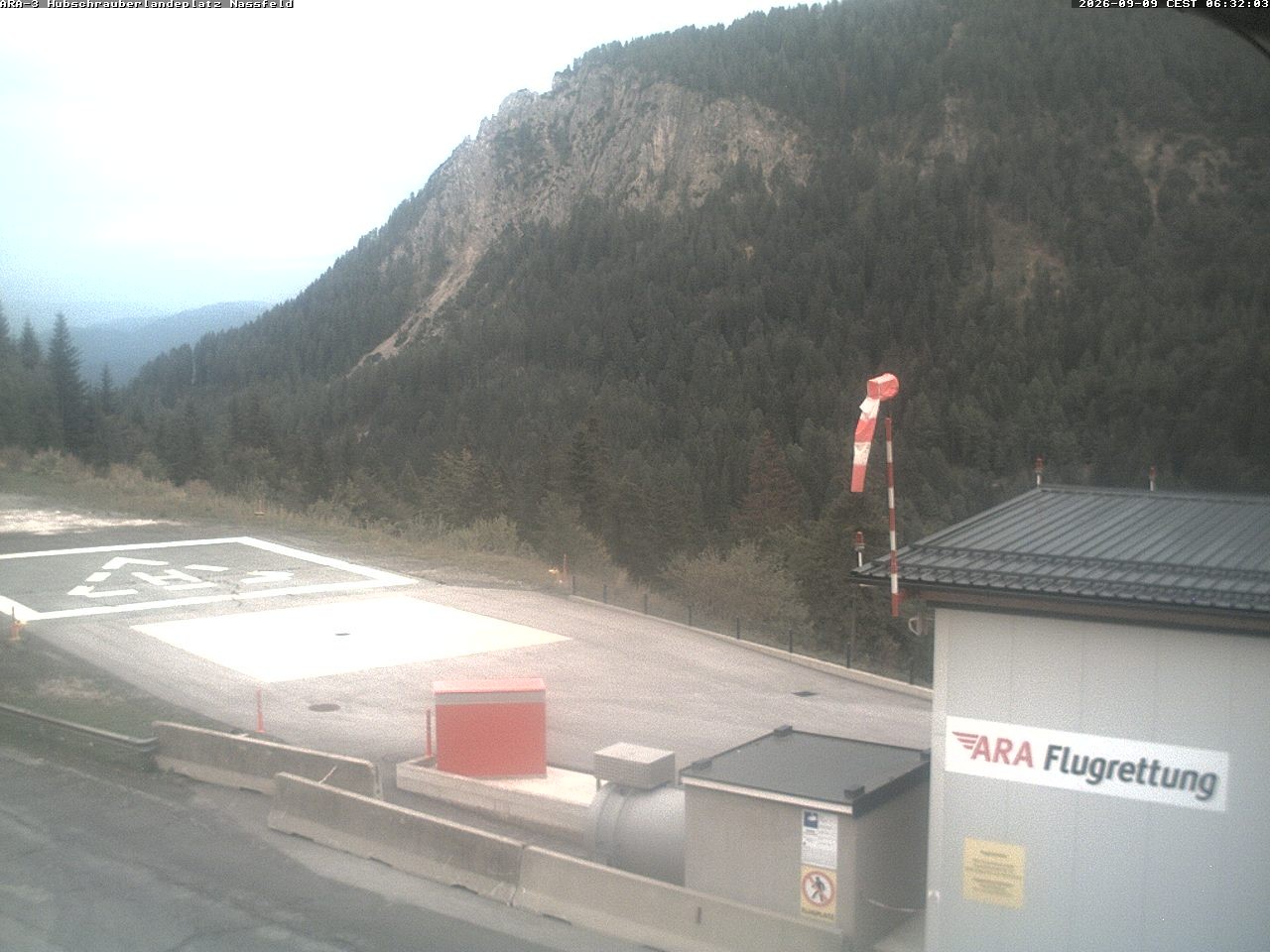 Archiv Foto Webcam Hubschrauberlandeplatz Nassfeld