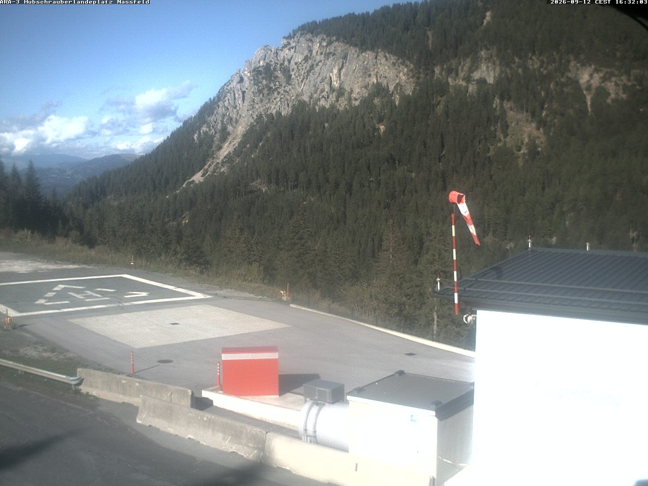 Archiv Foto Webcam Hubschrauberlandeplatz Nassfeld