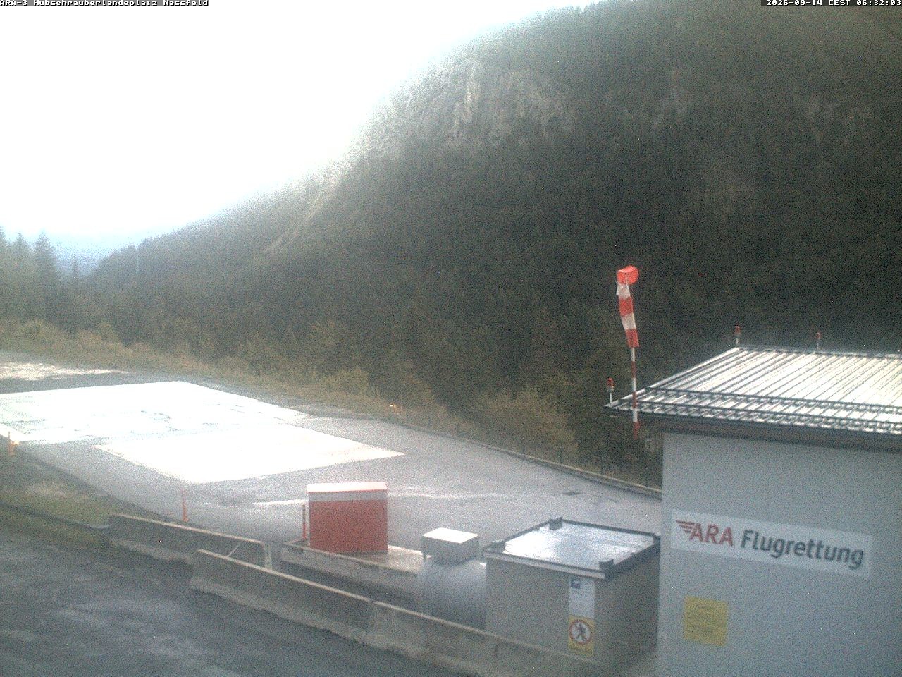 Archiv Foto Webcam Hubschrauberlandeplatz Nassfeld