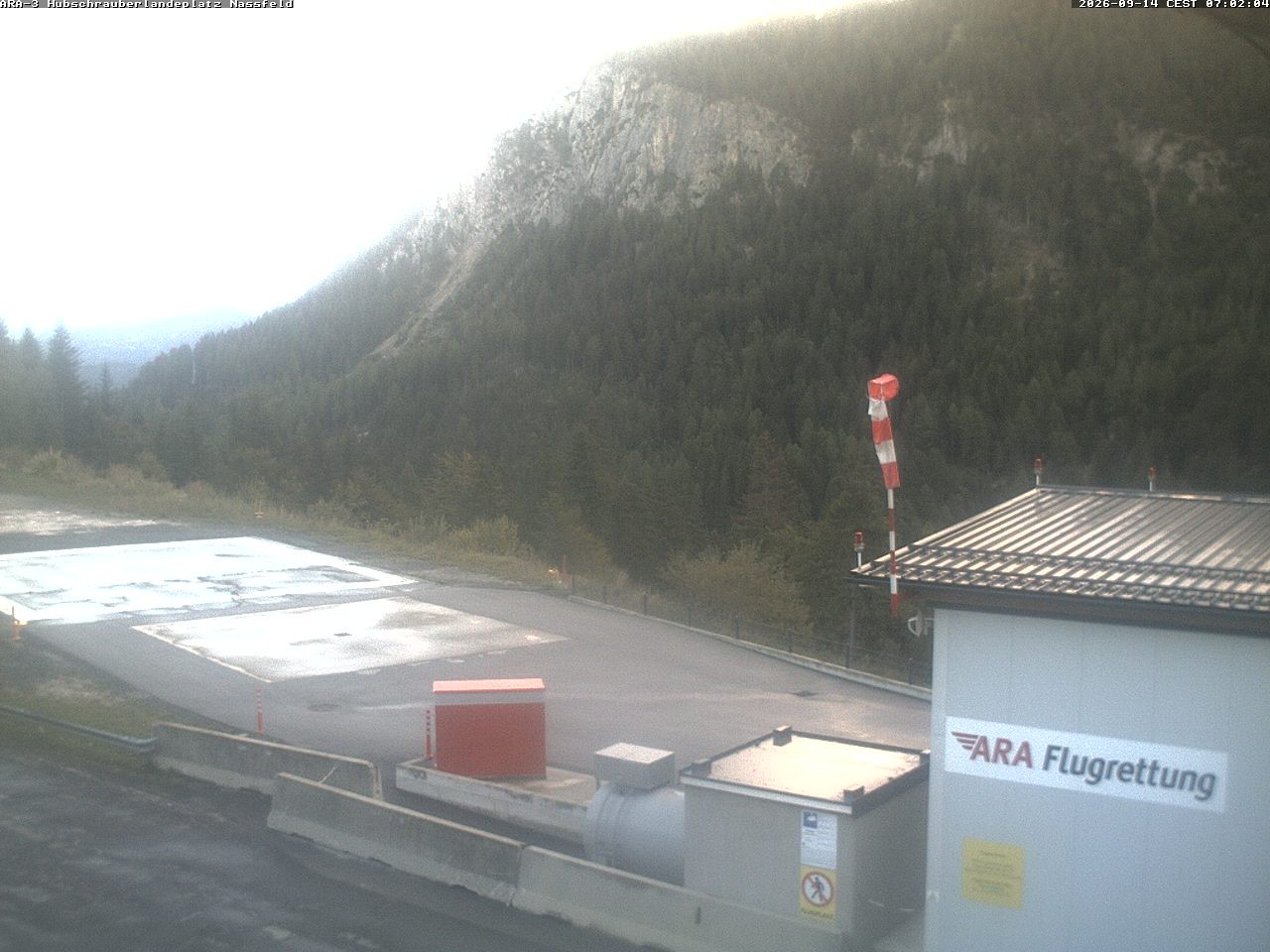 Archiv Foto Webcam Hubschrauberlandeplatz Nassfeld