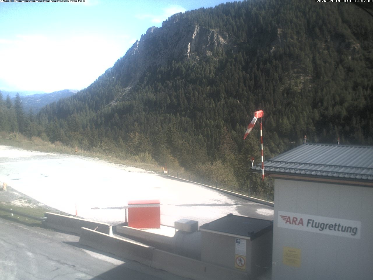 Archiv Foto Webcam Hubschrauberlandeplatz Nassfeld
