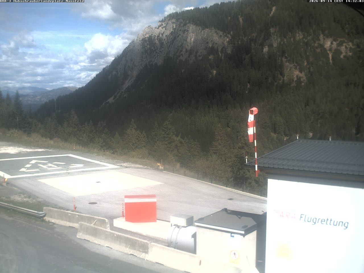 Archiv Foto Webcam Hubschrauberlandeplatz Nassfeld