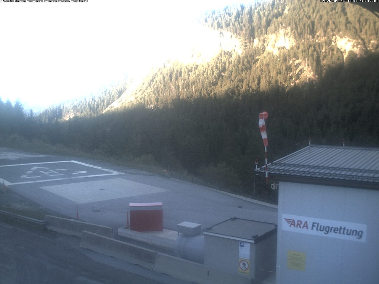Archiv Foto Webcam Hubschrauberlandeplatz Nassfeld