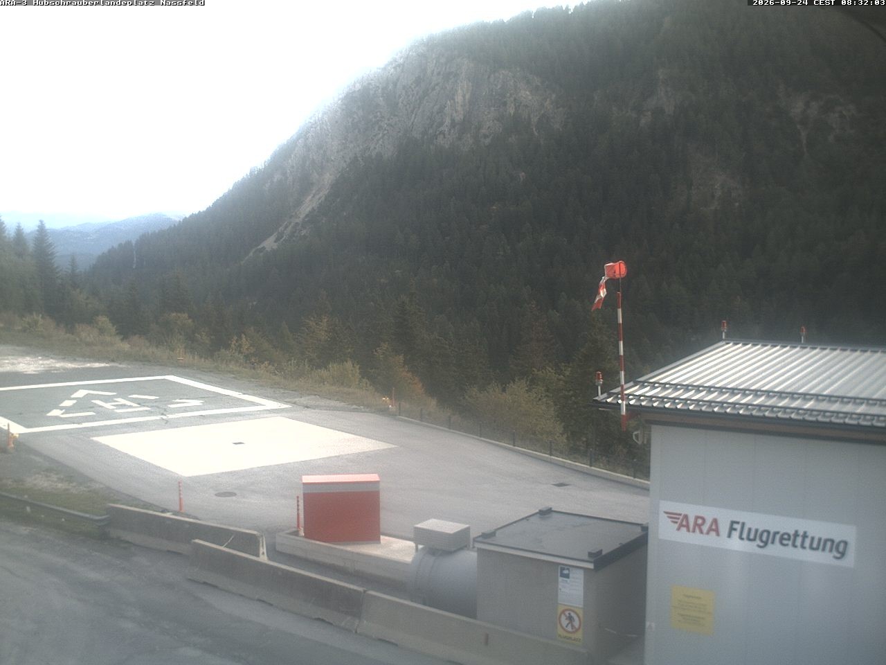 Archiv Foto Webcam Hubschrauberlandeplatz Nassfeld