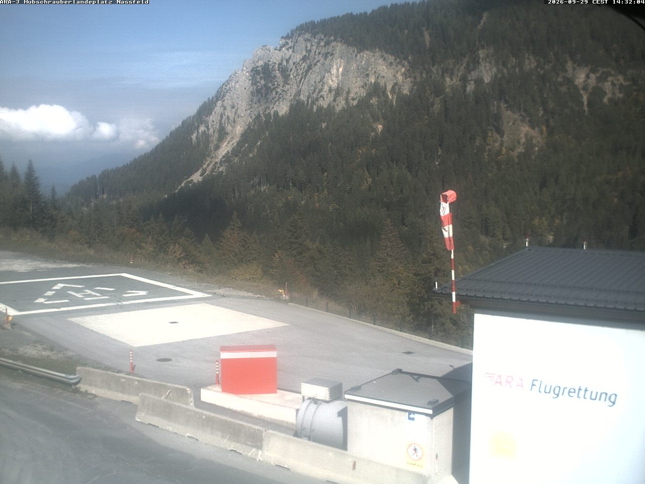 Archiv Foto Webcam Hubschrauberlandeplatz Nassfeld