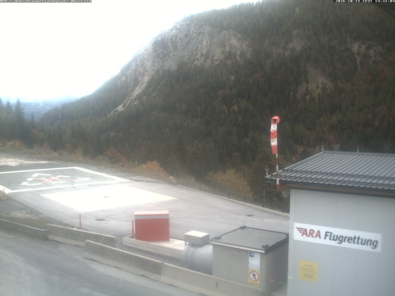 Archiv Foto Webcam Hubschrauberlandeplatz Nassfeld