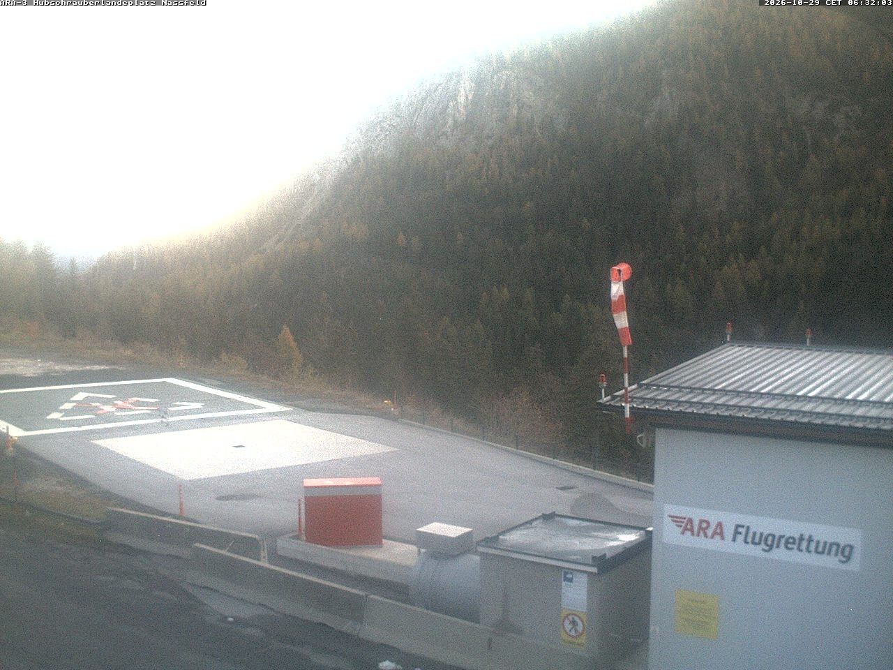 Archiv Foto Webcam Hubschrauberlandeplatz Nassfeld