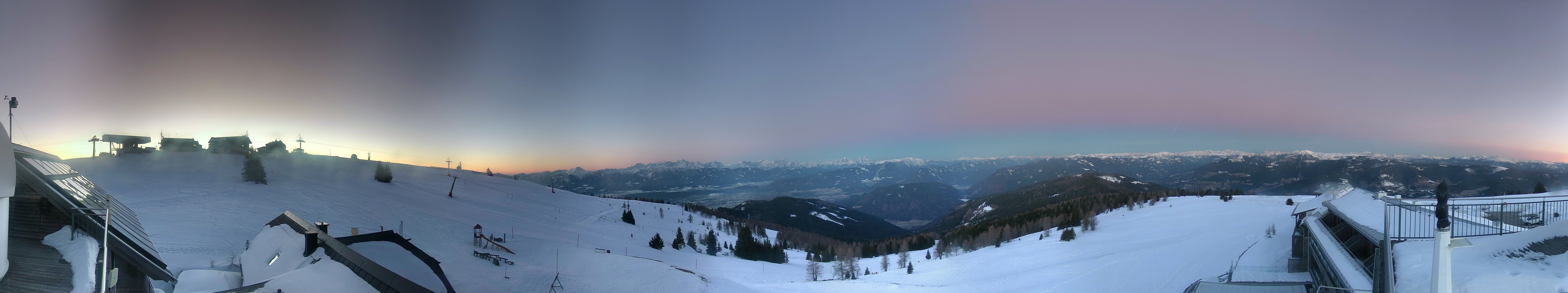 Archived image Webcam Mountain inn / hotel Pacheiner (Gerlitzen)