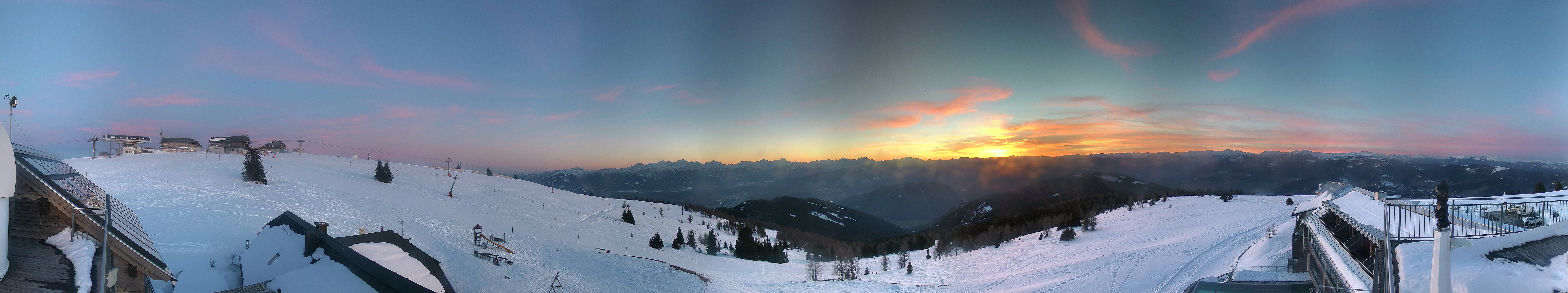 Archived image Webcam Mountain inn / hotel Pacheiner (Gerlitzen)