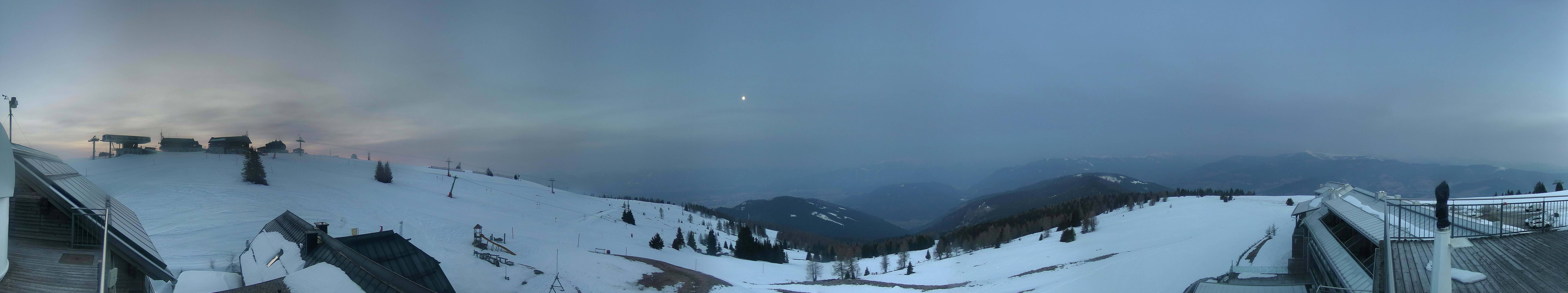 Archiv Foto Webcam Gerlitzen: Alpinhotel Pacheiner