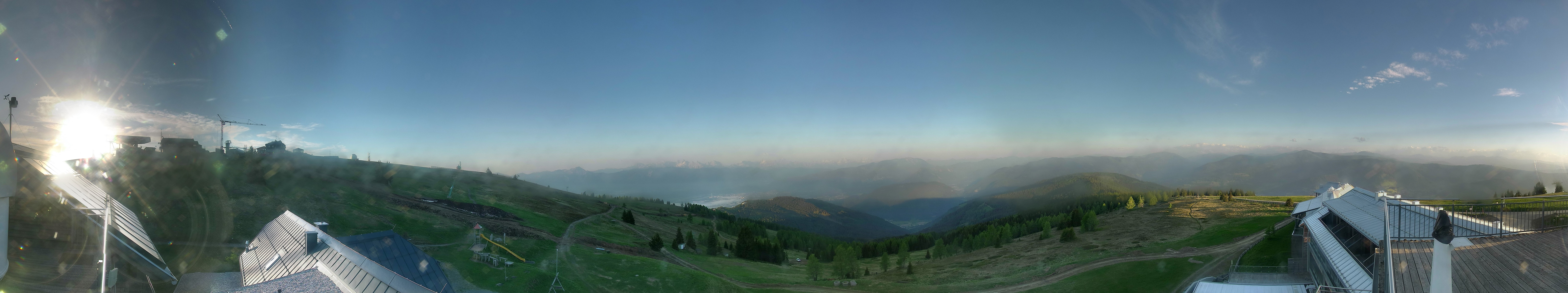 Archived image Webcam Mountain inn / hotel Pacheiner (Gerlitzen)