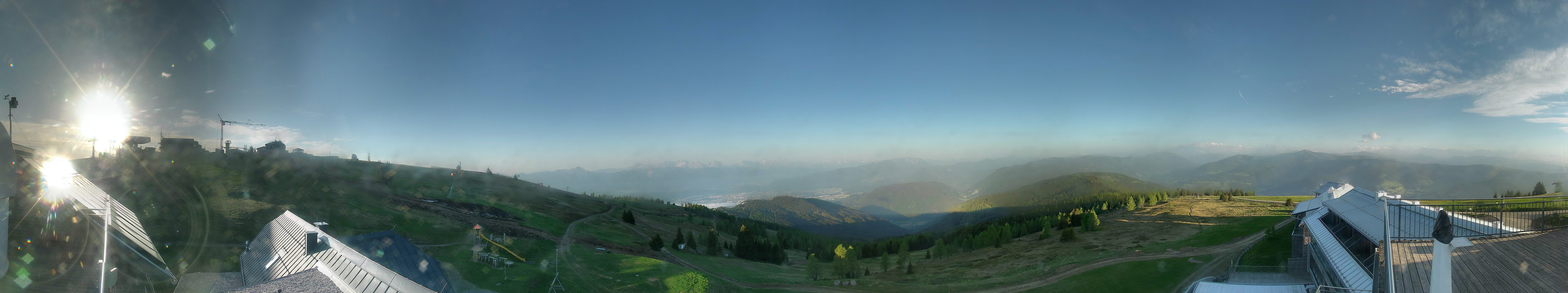 Archived image Webcam Mountain inn / hotel Pacheiner (Gerlitzen)