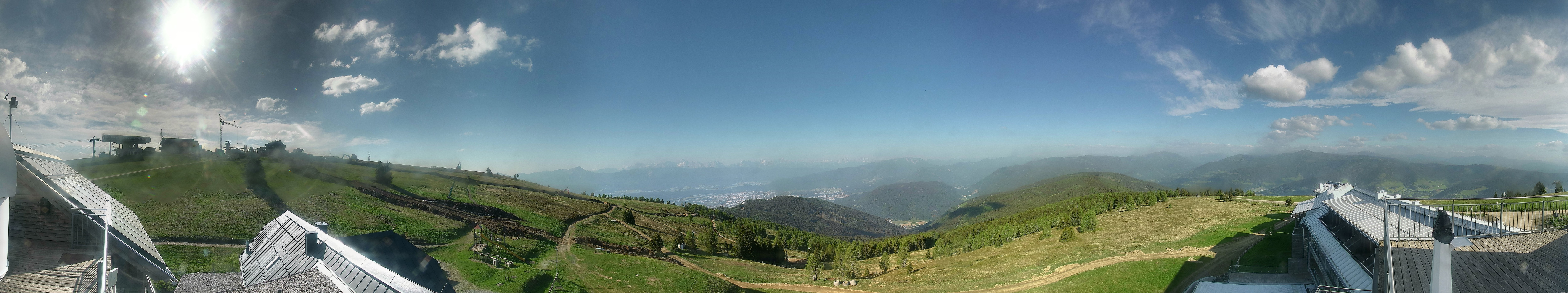 Archived image Webcam Mountain inn / hotel Pacheiner (Gerlitzen)