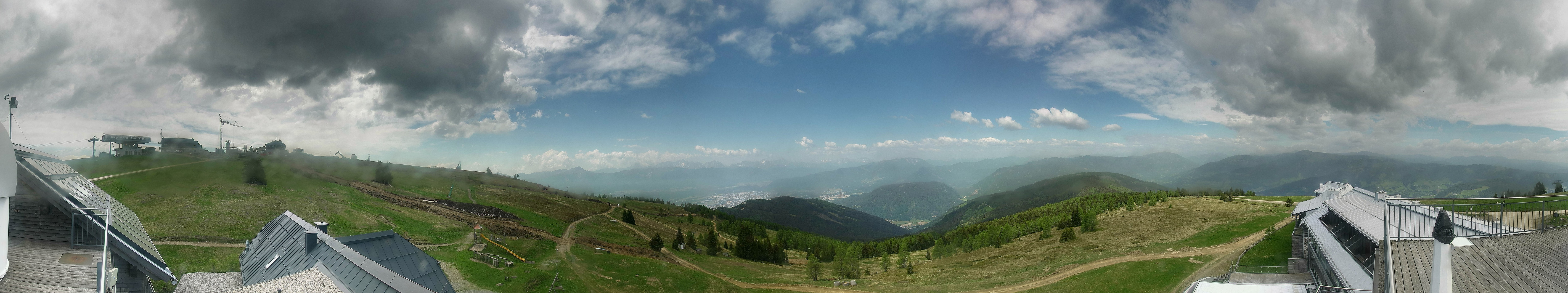 Archived image Webcam Mountain inn / hotel Pacheiner (Gerlitzen)