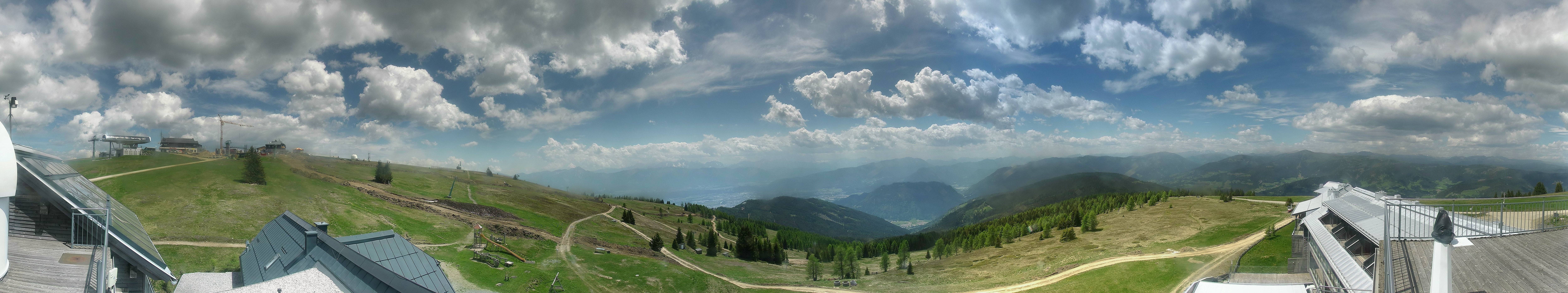 Archived image Webcam Mountain inn / hotel Pacheiner (Gerlitzen)