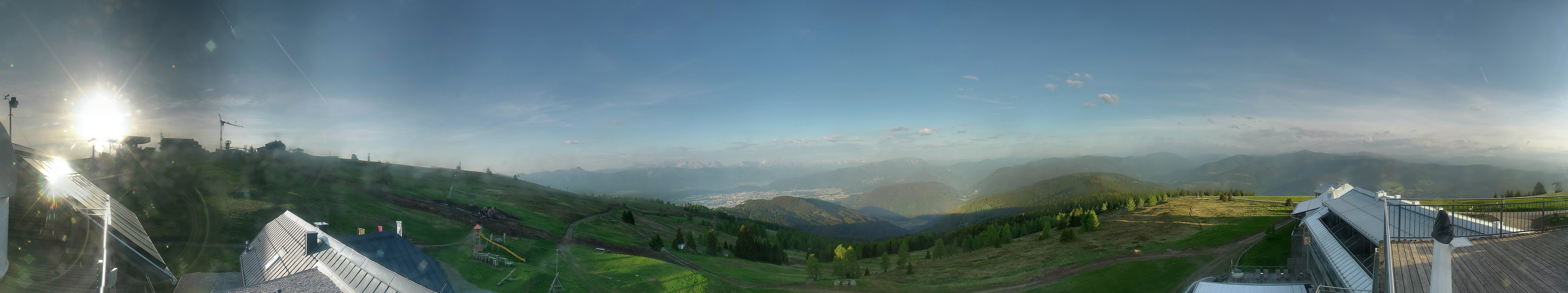 Archived image Webcam Mountain inn / hotel Pacheiner (Gerlitzen)