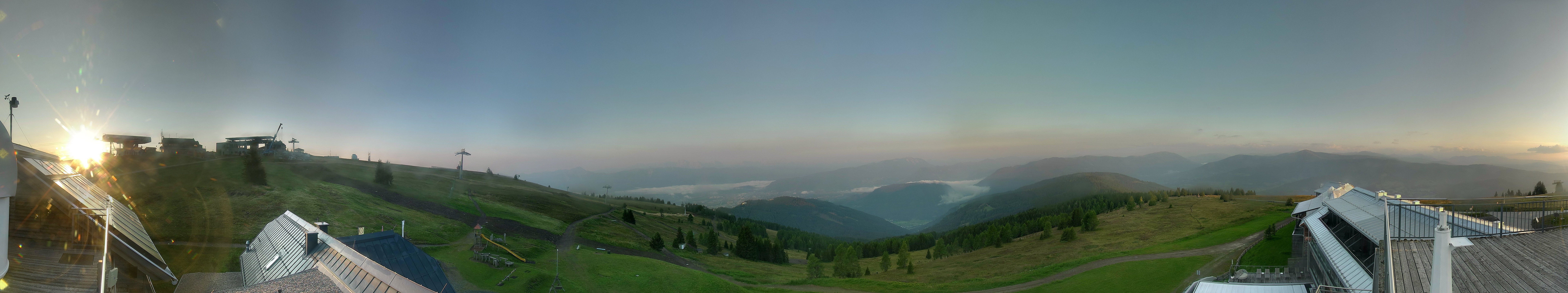 Archived image Webcam Mountain inn / hotel Pacheiner (Gerlitzen)