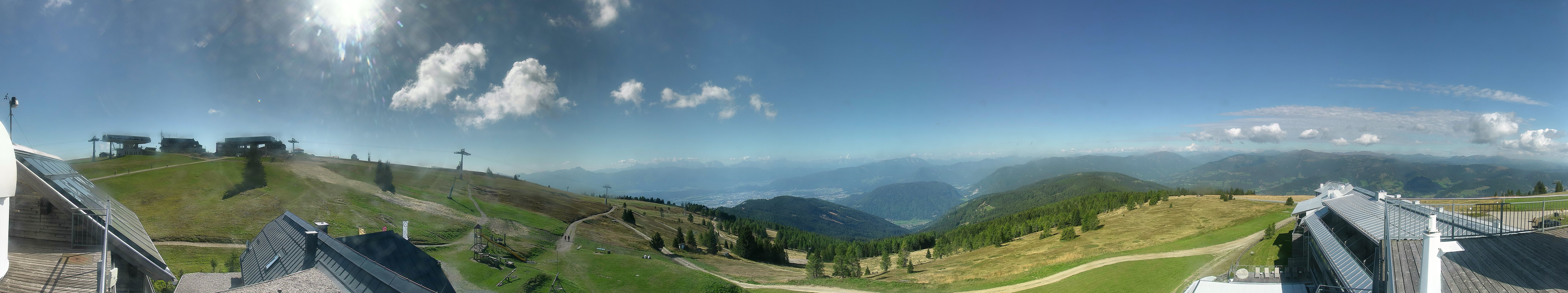 Archived image Webcam Mountain inn / hotel Pacheiner (Gerlitzen)