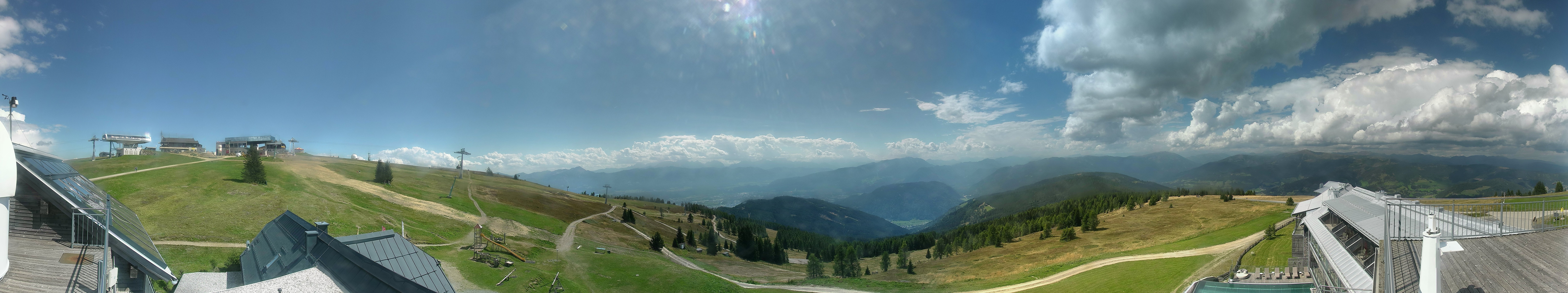 Archived image Webcam Mountain inn / hotel Pacheiner (Gerlitzen)