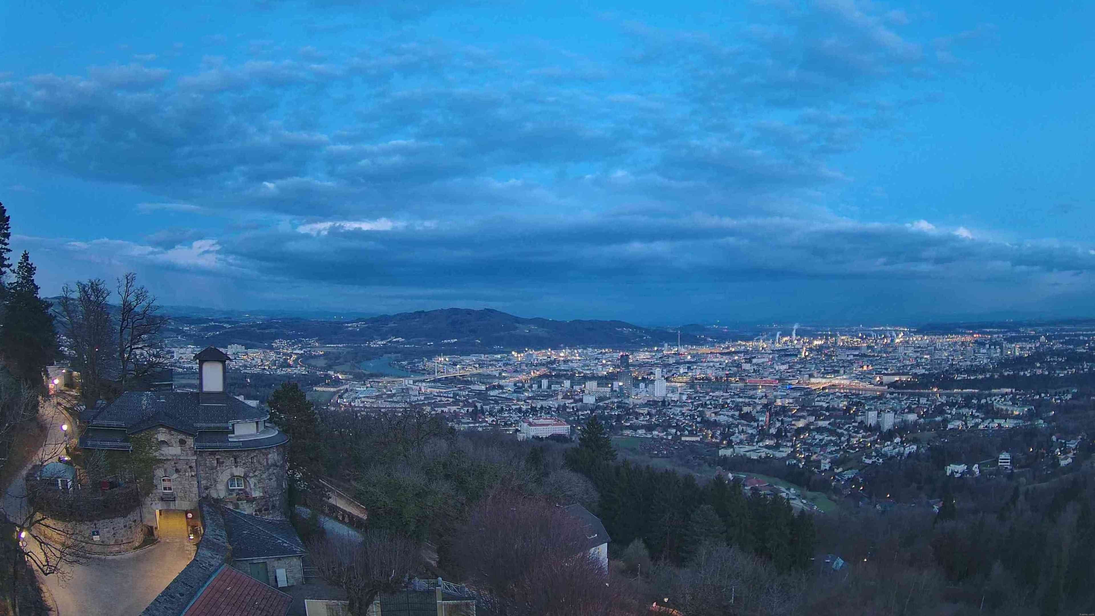 Archiv Foto Webcam Linz: Hauptplatz und Altstadt