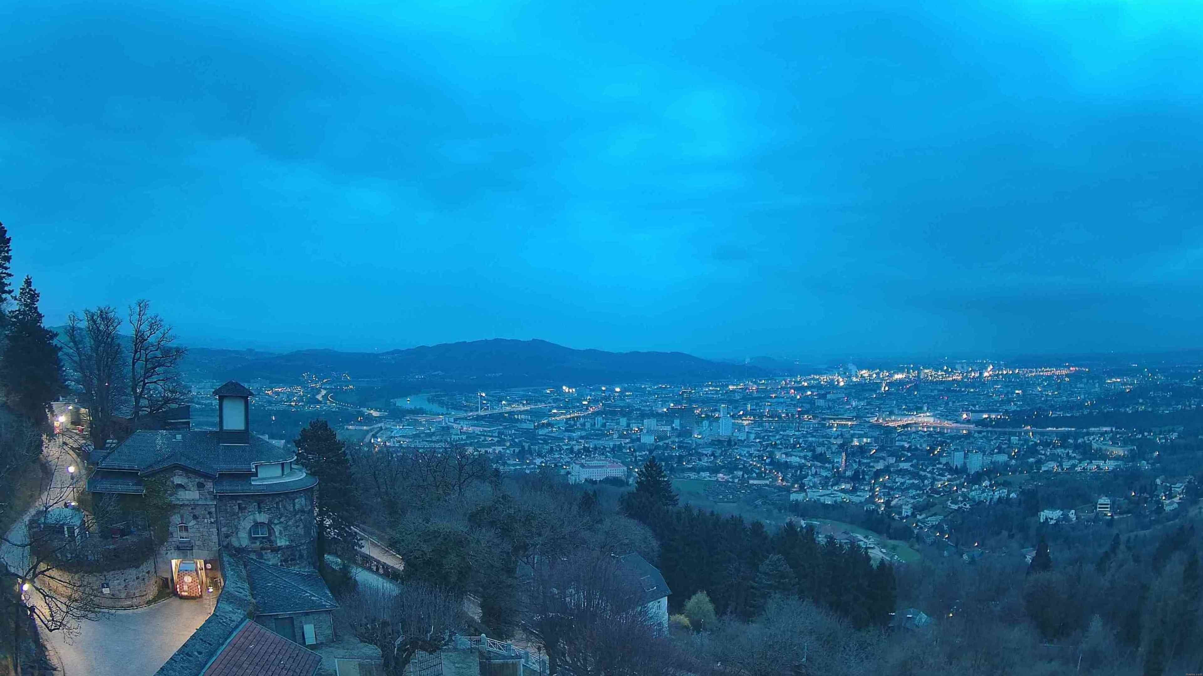 Archiv Foto Webcam Linz: Hauptplatz und Altstadt