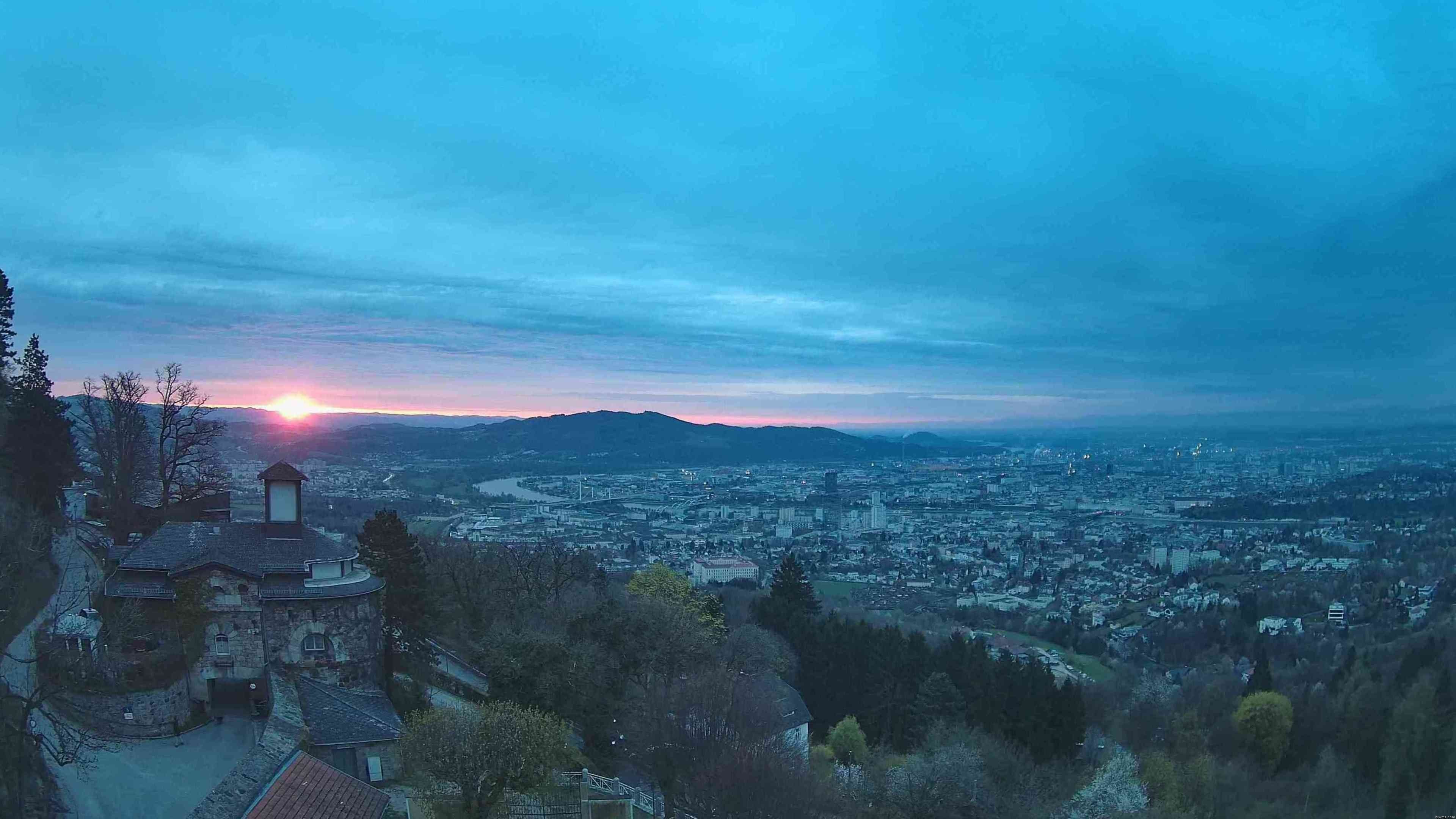 Archiv Foto Webcam Linz: Hauptplatz und Altstadt