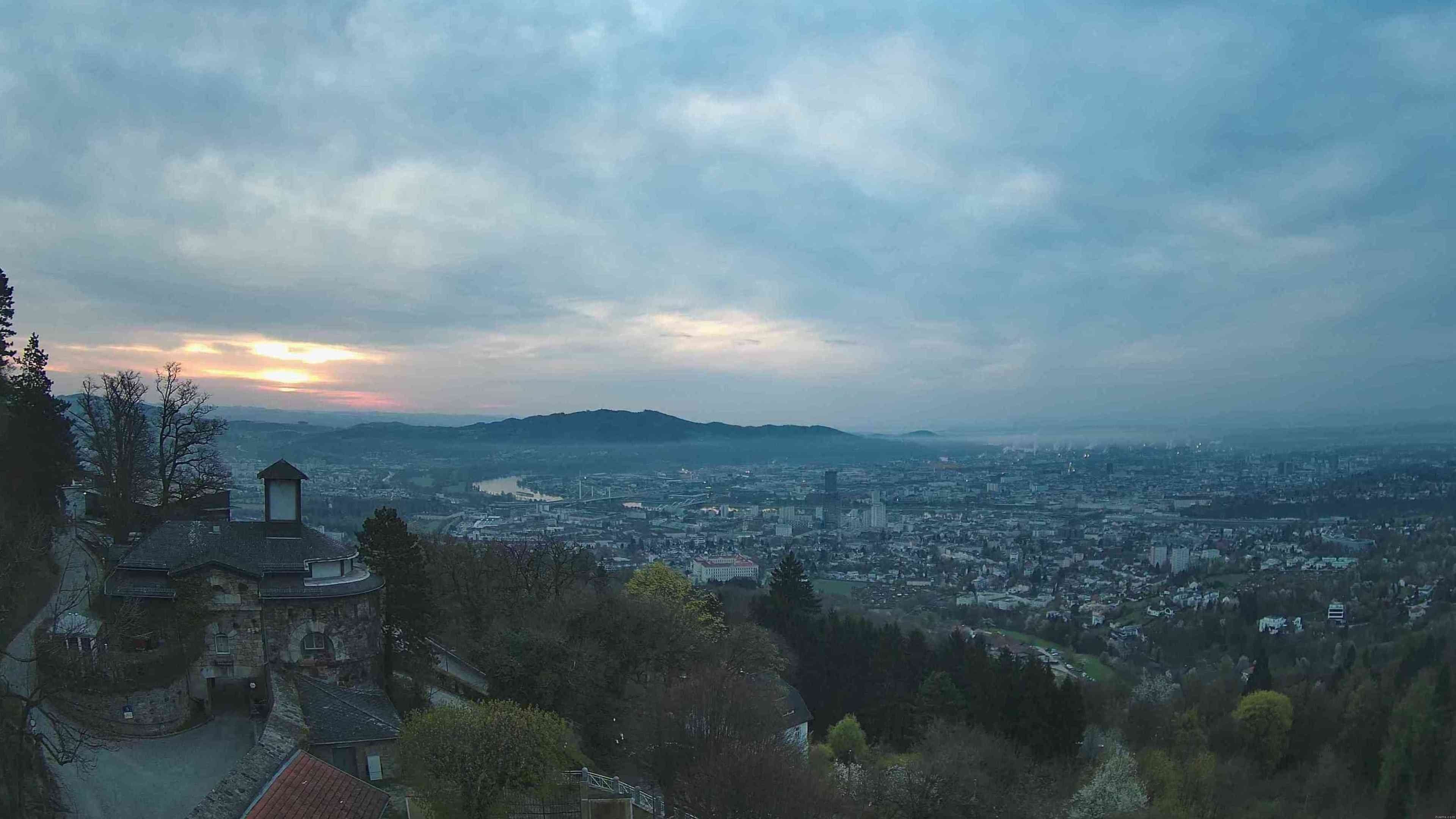 Archiv Foto Webcam Linz: Hauptplatz und Altstadt