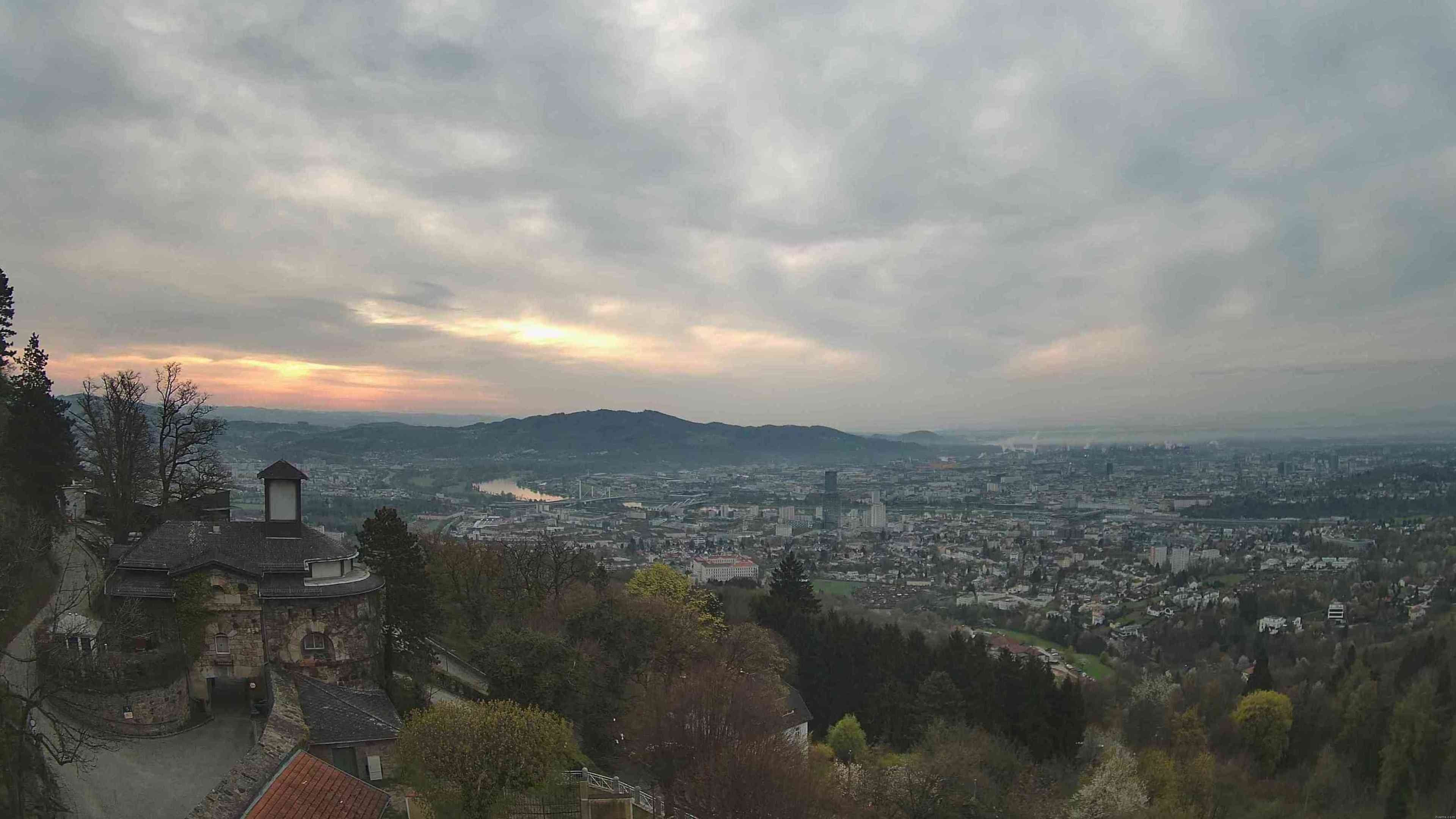 Archiv Foto Webcam Linz: Hauptplatz und Altstadt