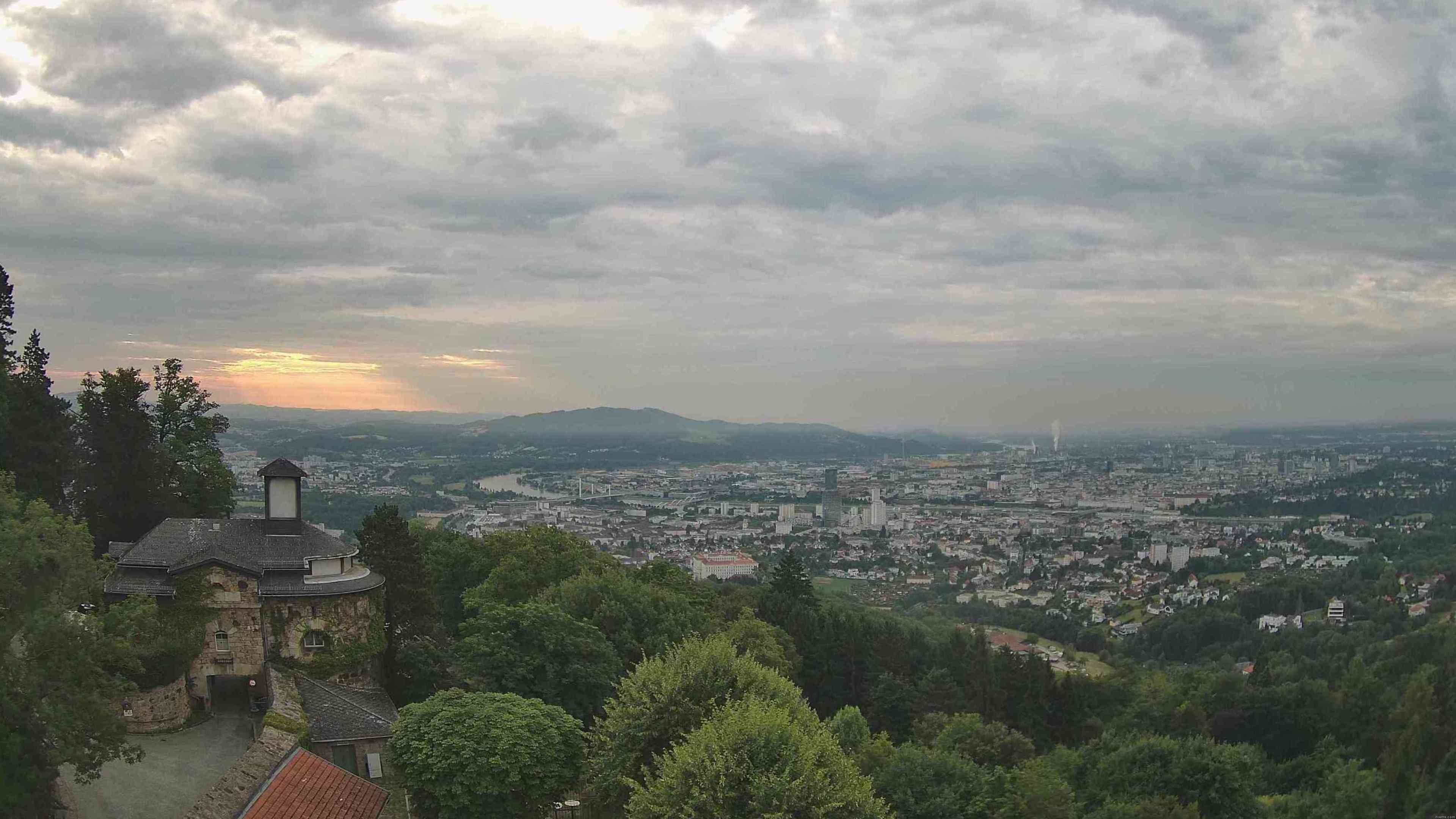 Archiv Foto Webcam Linz: Hauptplatz und Altstadt