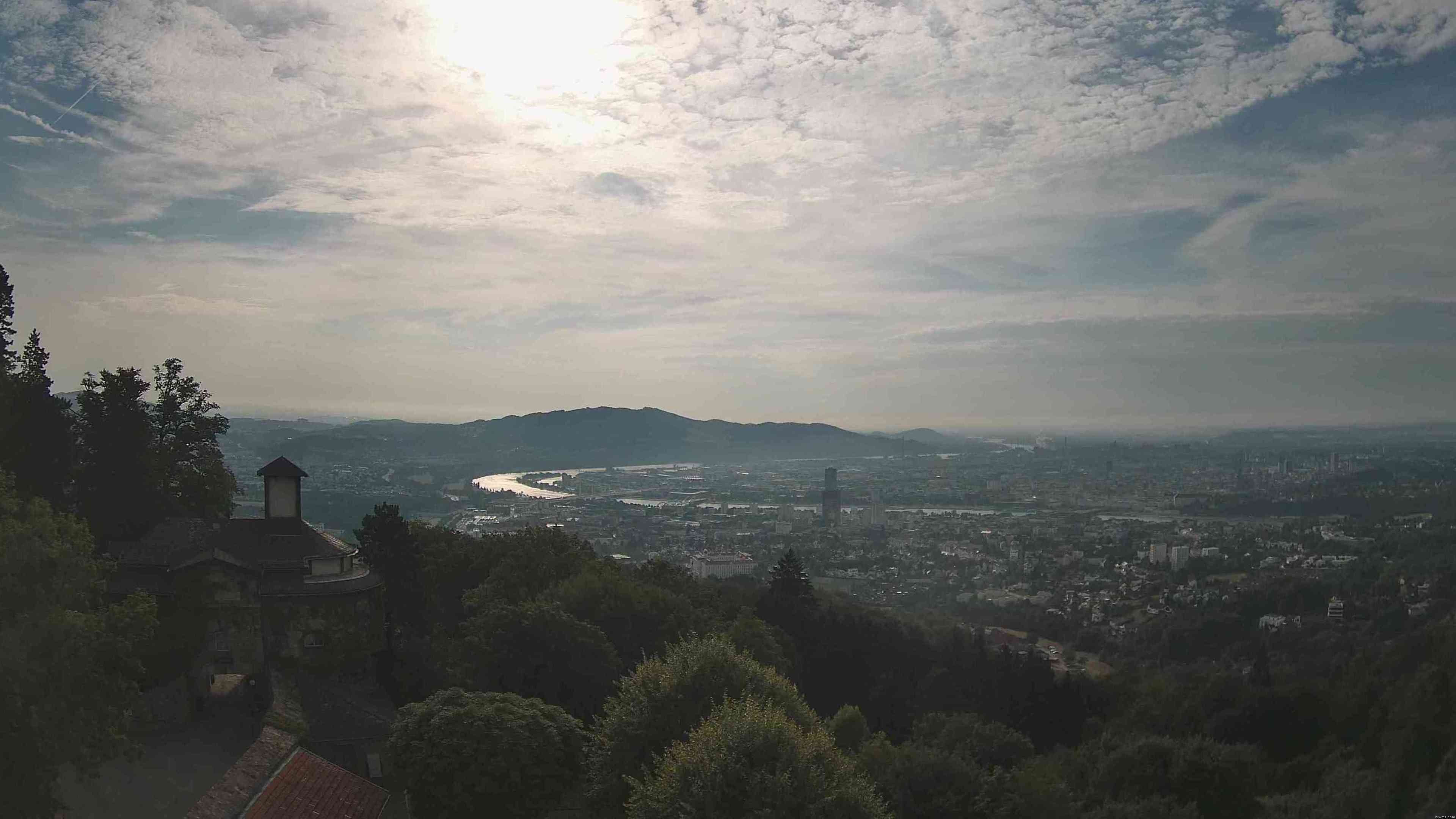 Archived image Webcam Central square of Linz