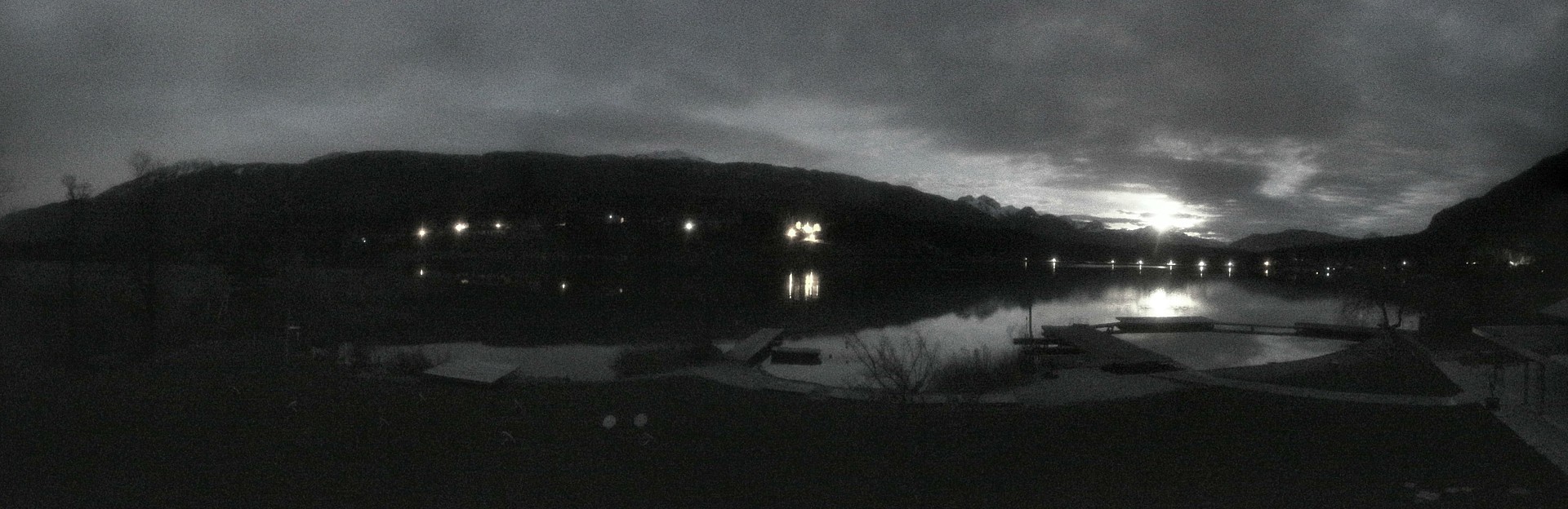 Archived image Webcam Lake Presseggersee